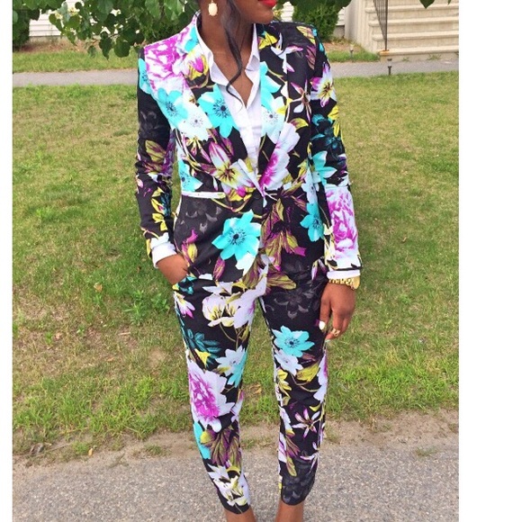 Floral suit set - Picture 2 of 3